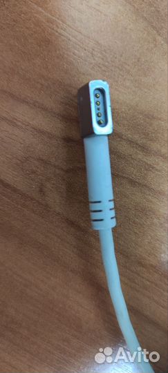 Оригинальное зарядное устройство для macbook