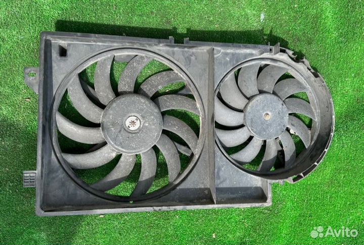 Вентилятор радиатора Chrysler Voyager 2004
