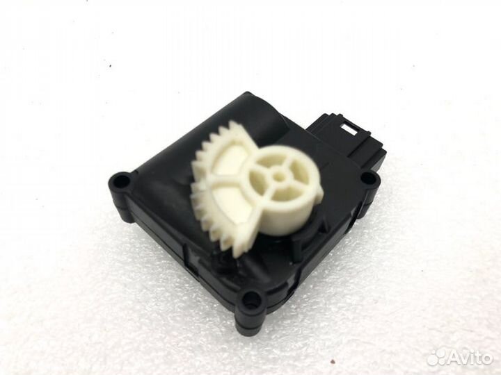 Сервопривод заслонок печки Audi A6 C6 BDW 2008