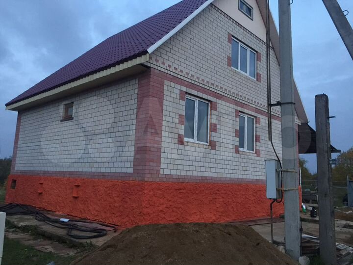 Коттедж 205 м² на участке 15 сот.