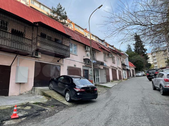 Гараж, > 30 м²
