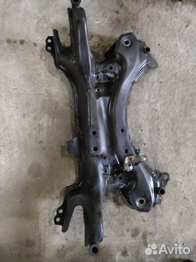 Подрамник Toyota Prius хэтчбек iiixw30 1.8 JP