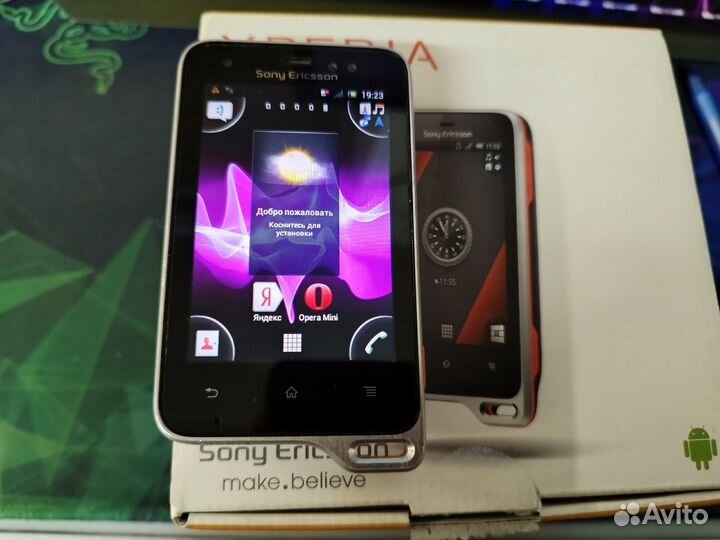 Телефон Sony Xperia ST17I