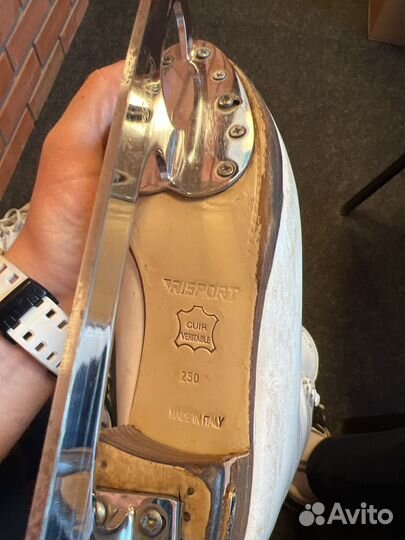 Профессиональные фигурные коньки