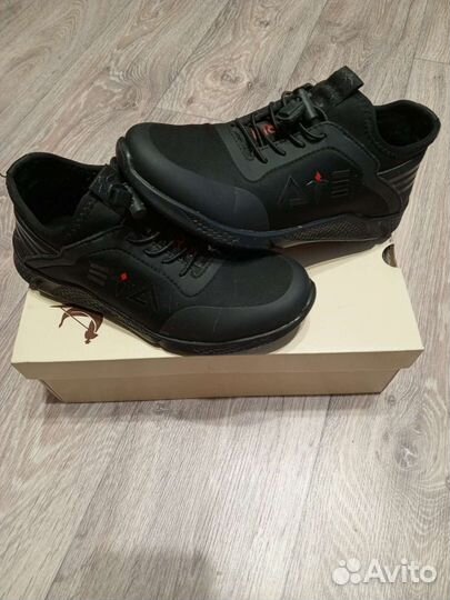 Кроссовки для мальчика 35размер