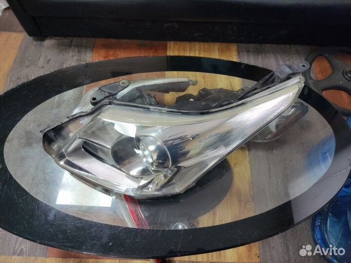 Фара галоген левая Toyota Avensis 3 T270 2008-2011
