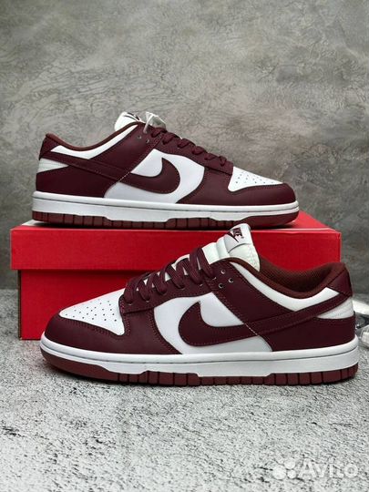 Кроссовки Nike SB Dunk Low Team Red