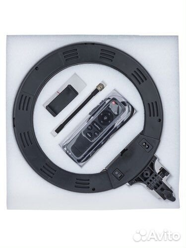 Очень яркая кольцевая лампа со штативом