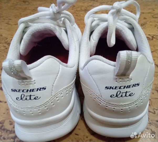 Кожаные кроссовки Skechers