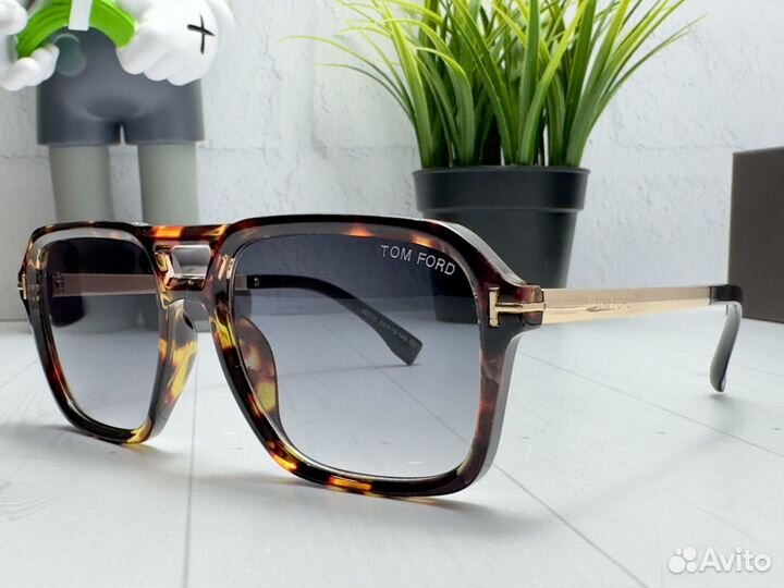 Солнцезащитные очки tom ford