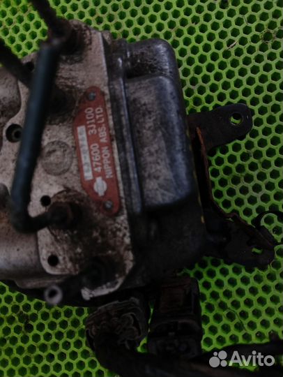 Блок абс Nissan bluebird U14 SSS primera P11