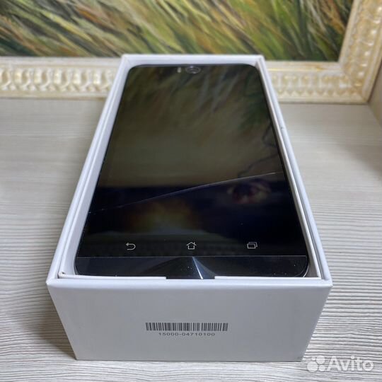 ASUS ZenFone Selfie ZD551KL, 2/16 ГБ