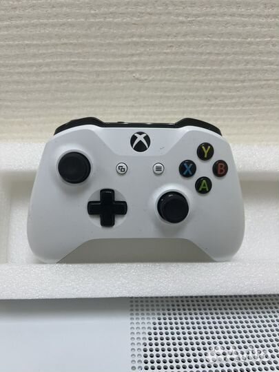 Xbox One S 1Tb (Есть обмен)