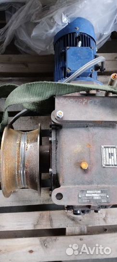 Лебедка эл.шпилевая лэч-0.65-шп(б/кан)