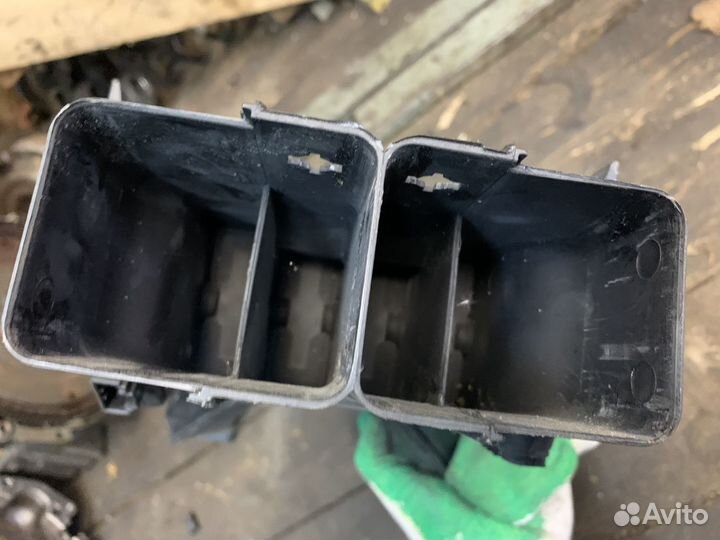 Audi a8 d3 воздуховод центральный