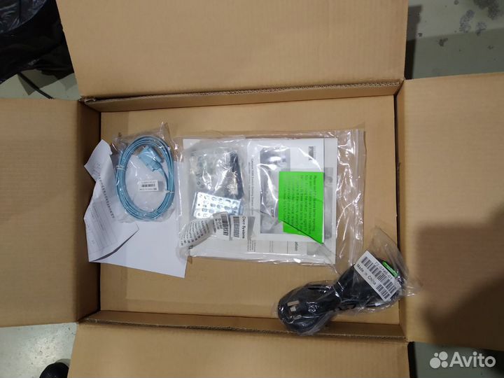 Коммутатор Cisco Catalyst WS-C3560-24TS-S