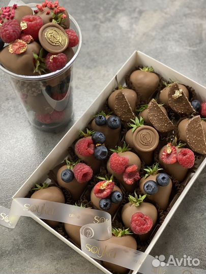 Клубника ягоды в шоколаде /шоколадные композиции