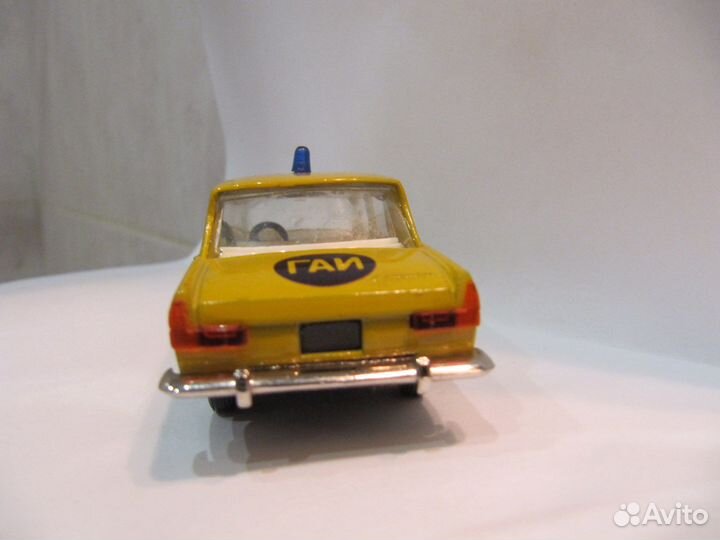Модель Москвич 412 А8 гаи. Мигалка капля