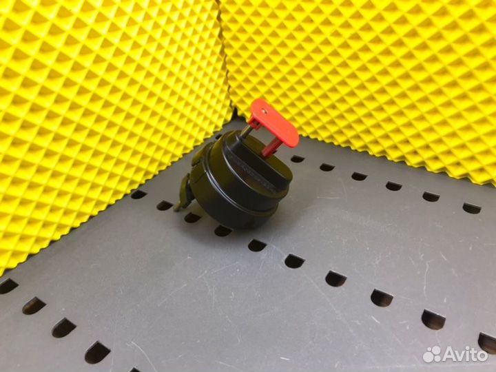 Активатор лючка бензобака Mercedes-Benz E-Class