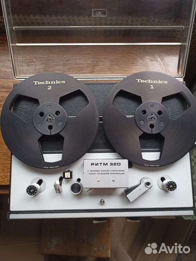 Металлическая катушка для магнитофона