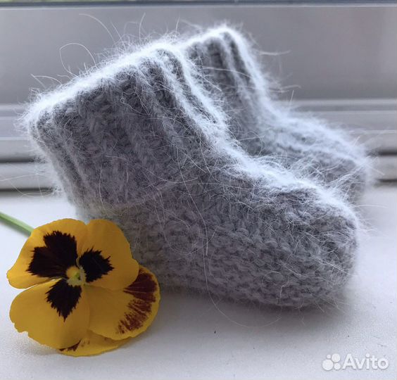 Носочки-пинетки вязанные