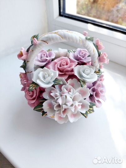 Корзина с цветами фарфор