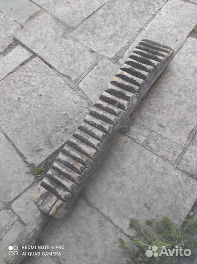 Рубило музейный экспонат