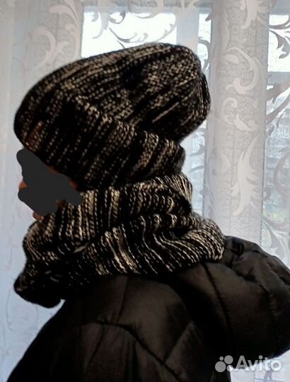 Новый комплект шапка и снуд