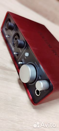 Focusrite scarlett 2i2