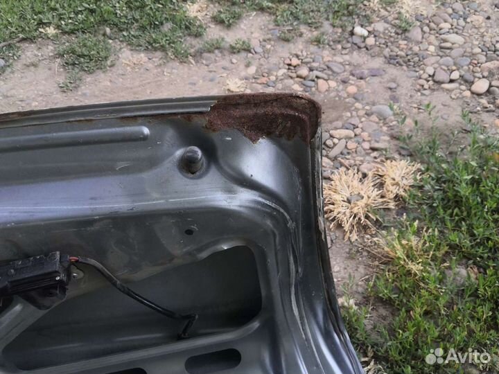 Крышка багажника приора