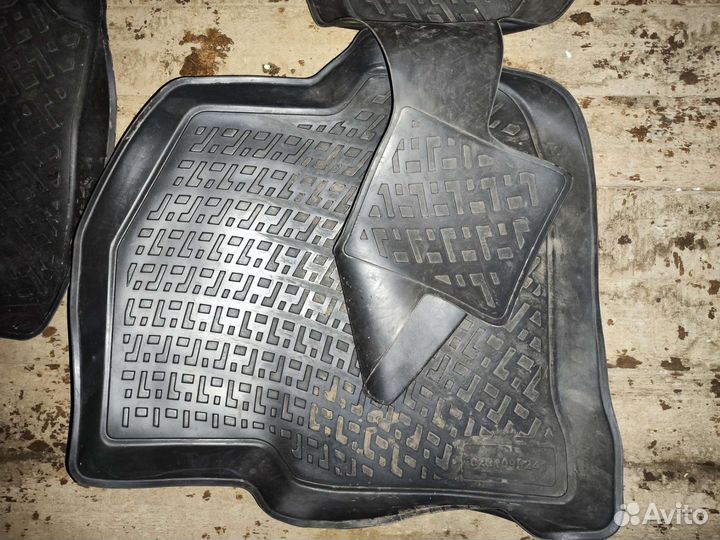 Автомобильные коврики резиновые Volkswagen polo