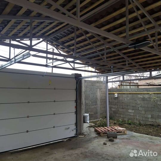 Ворота секционные подъемные