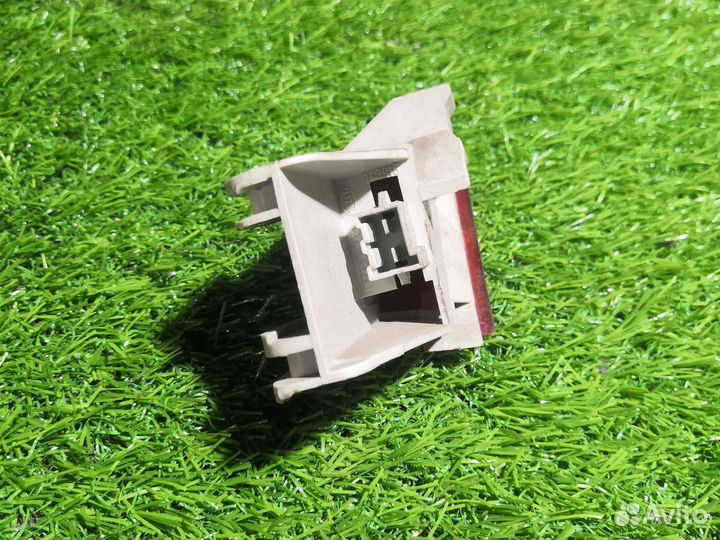 Фонарь в заднюю левую дверь Volvo 850