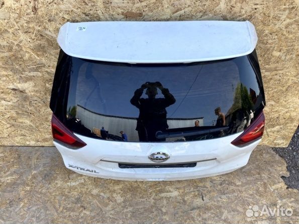 Крышка дверь багажника Nissan X-Trail T32