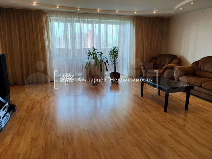 4-к. квартира, 113 м², 9/10 эт.