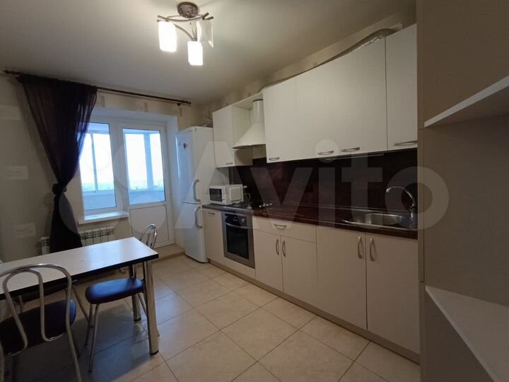 2-к. квартира, 62 м², 6/10 эт.