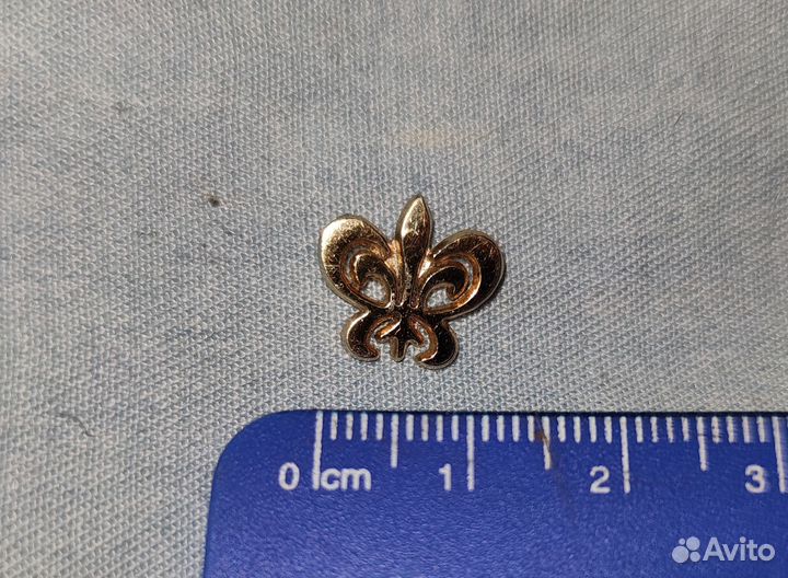 Брошь значок пин украшение флёр-де-лис