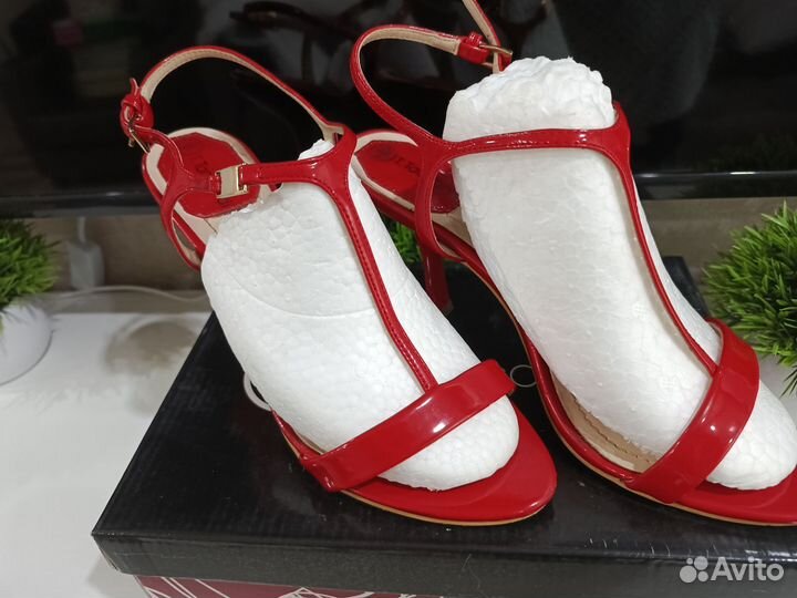 Босоножки женские 37 размер