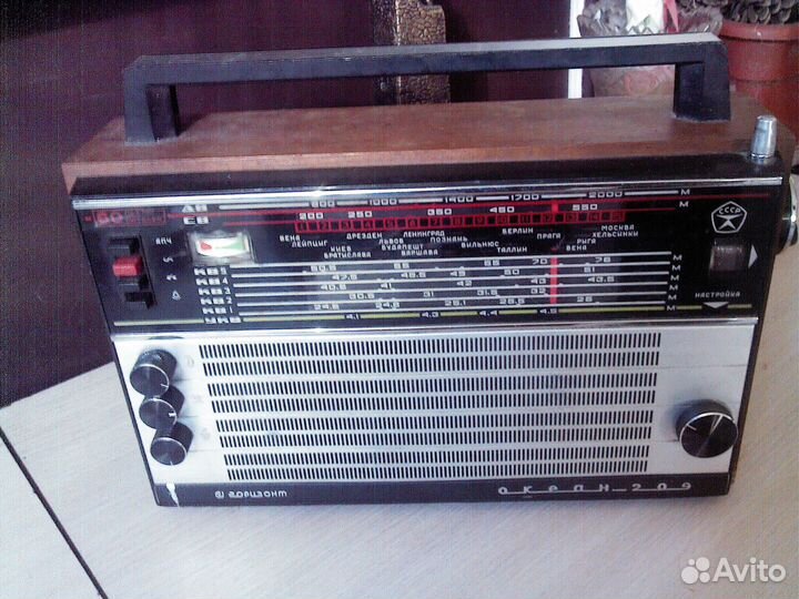 Радиоприемник Океан с FM - диапазоном