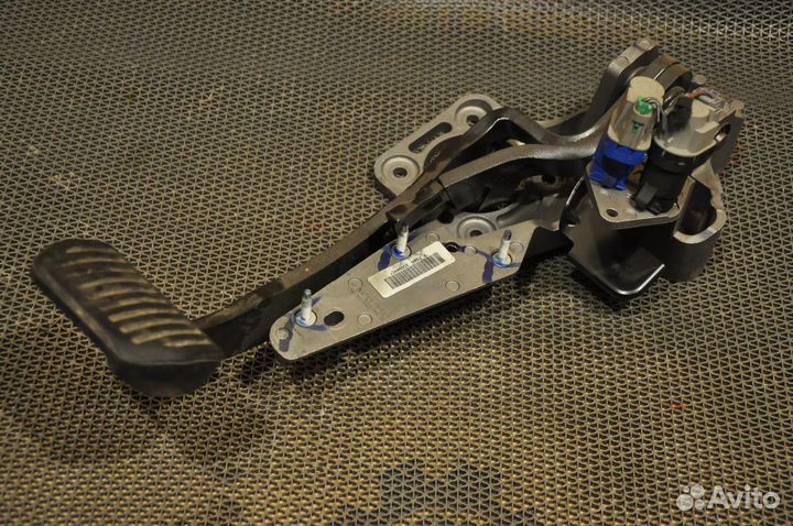 Педаль тормоза land rover freelander L359