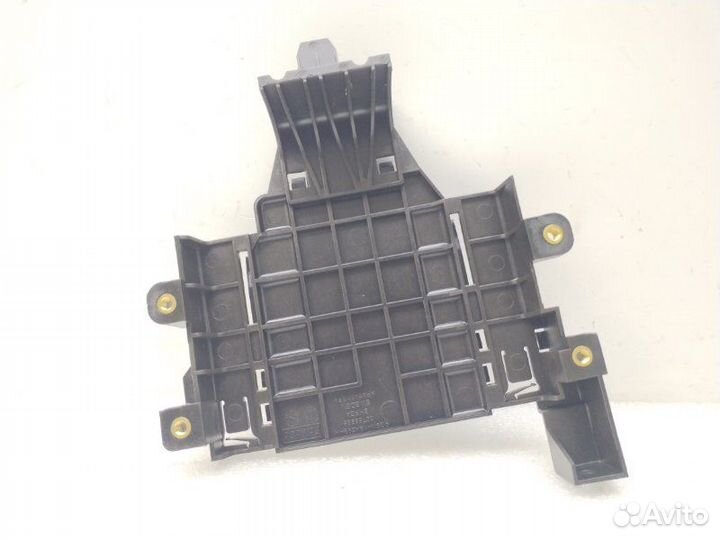 Кронштейн блока управления двигателем Volvo S80 2