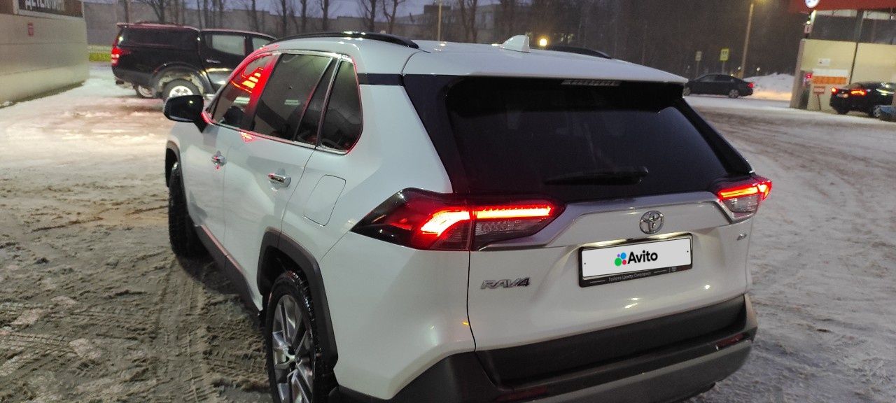 Toyota RAV4: фото владельца