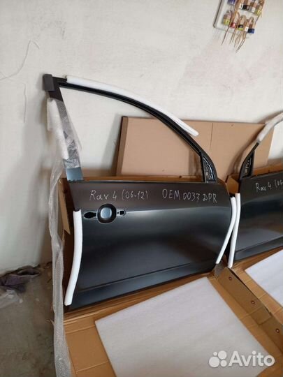 Toyota RAV4 передний левый дверь правый дверь