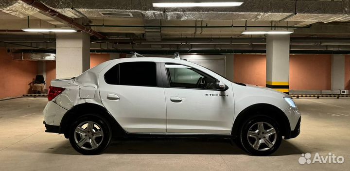 Renault Logan Stepway 1.6 МТ, 2021, битый, 41 226 км