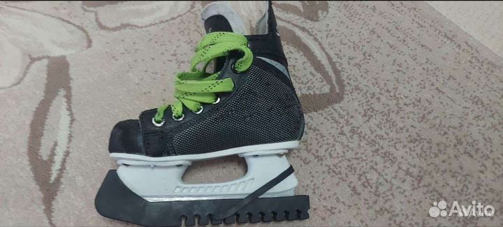 Коньки хоккейные детские graf
