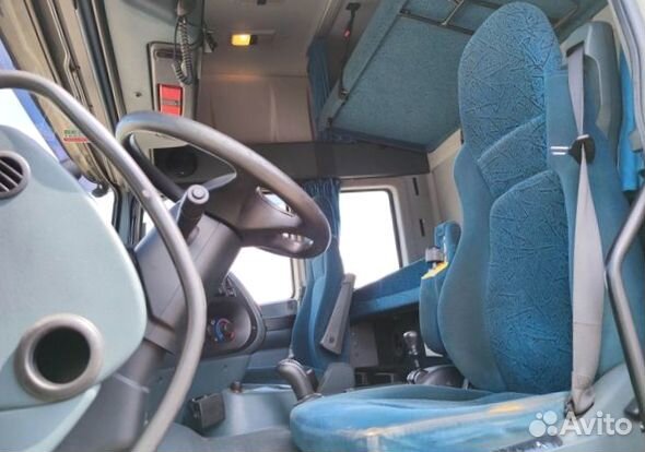 В разборке грузовик DAF,XF 95 2002-2005