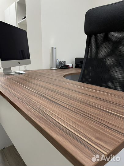 Угловой компьютерный стол