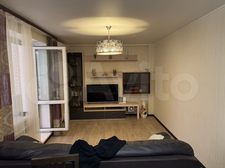 2-к. квартира, 67 м², 4/10 эт.