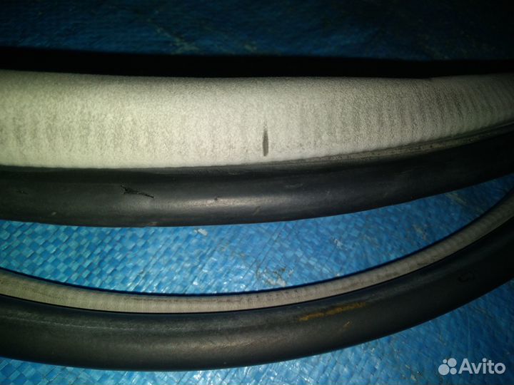 Уплотнитель дверного проема Nissan Sunny FB15