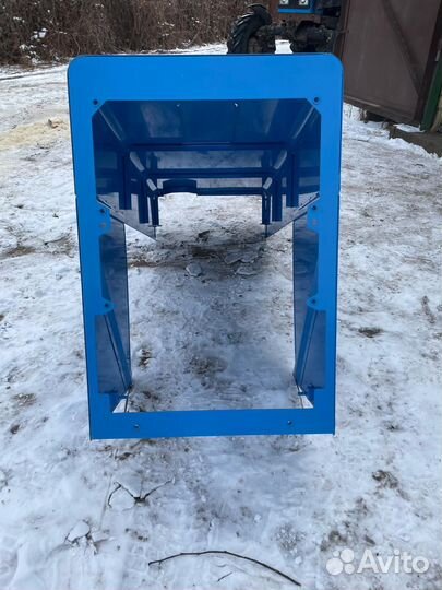 Капот для трактора мтз82